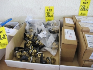 LOT (26) VALVES, BALL TYPE, CUSTOM KIT KIND, 1/4" SIZE, BRASS BODY MATERIAL, 4-WAY DIVERSION STYLE, CHROME-PLATED BRASS BALL TRIM, PTFE SEATS AND SEALS SOFTGOODS, HANDLE (WITH NO POINTER) OPERATOR, 400 PSI @ 200 F MAX PRESS/TEMP RATING, FNPT CONNECTIONS. PART # XV540P-4 CUSTOM KIT 1/4" (W-51) LOADING & HANDLING FEE $5-